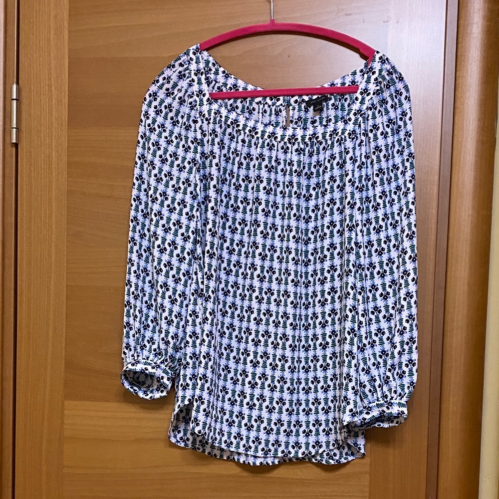 Ann Taylor Black and White Patterned Blouse
